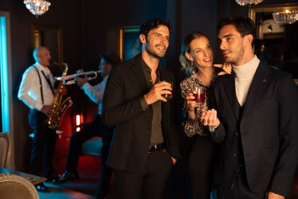 Cosa indossare a Capodanno: guida ai look eleganti-chic per uomo e donna